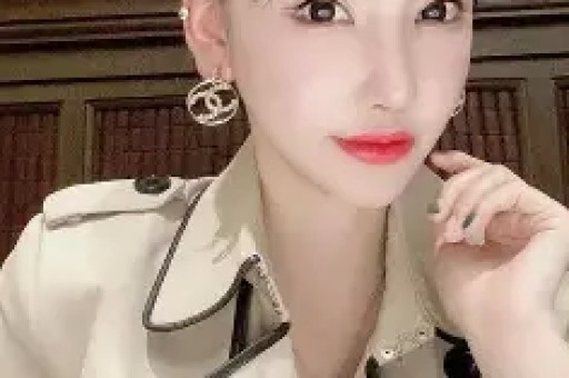 王鹤棣深夜回应‘小群’事件：确实不舒服沈月紧急道歉并晒群聊截图