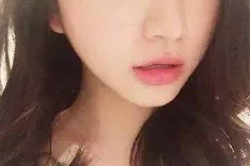 网红钟美美给妈妈买奔驰她却哭了：38岁求职一年未果